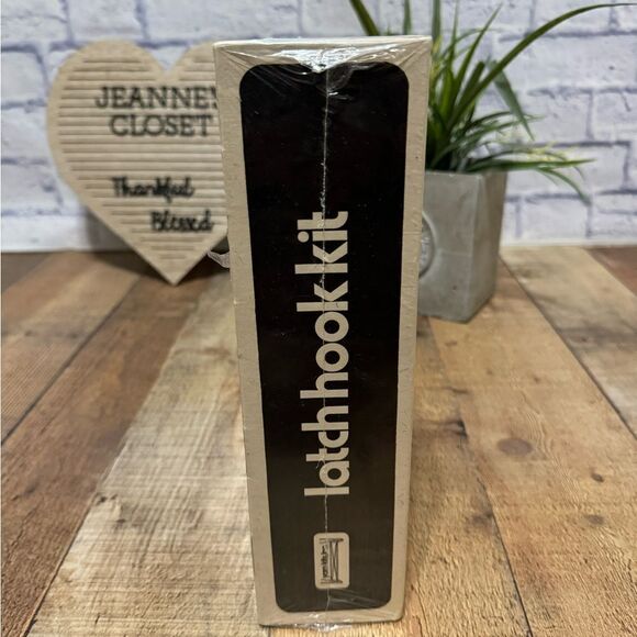 Vintage YKI Latch Hook Kit Craft NOS Butterfly 9105 20”x27” Wall Hanging/ Rug - Picture 6 of 6